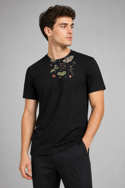 Cute T-Shirt With Insect Friends Bugs Need Hugs Funny T-Shirt