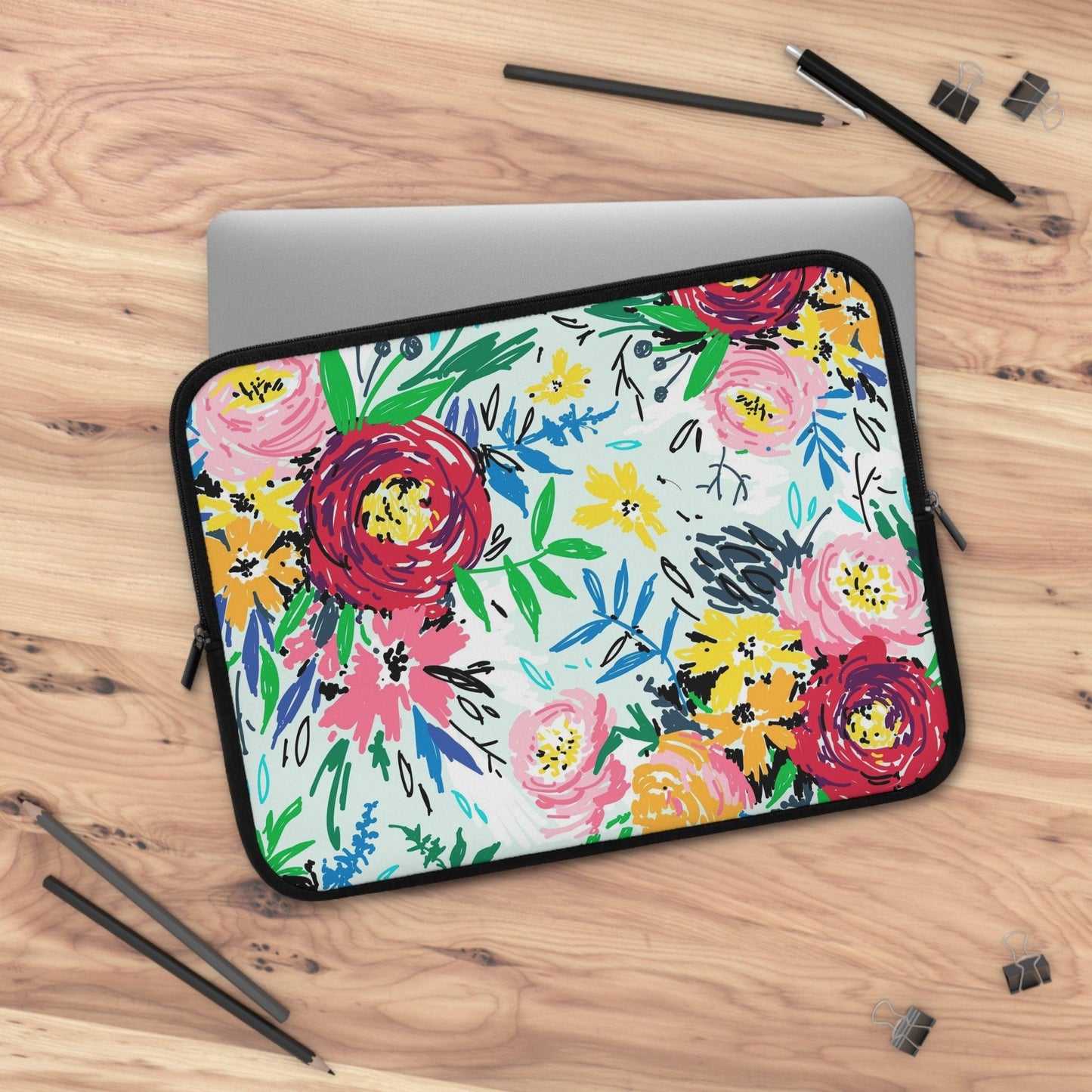 Bouquet of painted flowers Laptop sleeve - Bolt Print