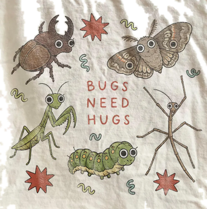 Cute T-Shirt With Insect Friends Bugs Need Hugs Funny T-Shirt