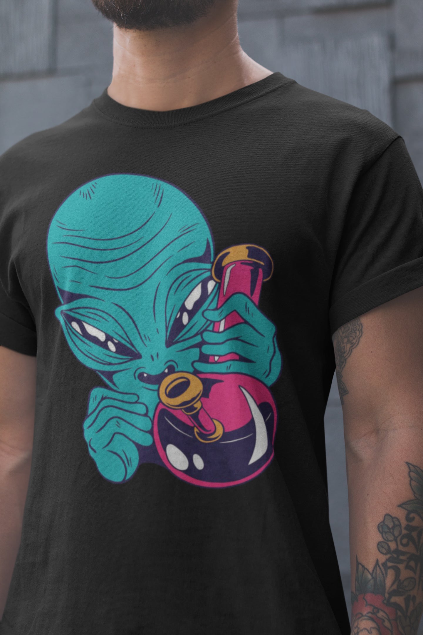 Alien with a flask T-shirt, funny t-shirt, graphic shirts, unisex tshirt, printed T-shirt - Bold Print